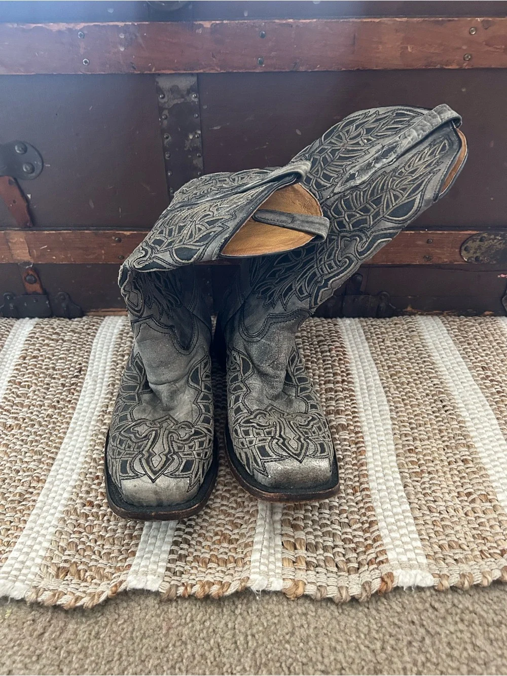 Coral Boots Gray Embroidered Western Cowboy Boots